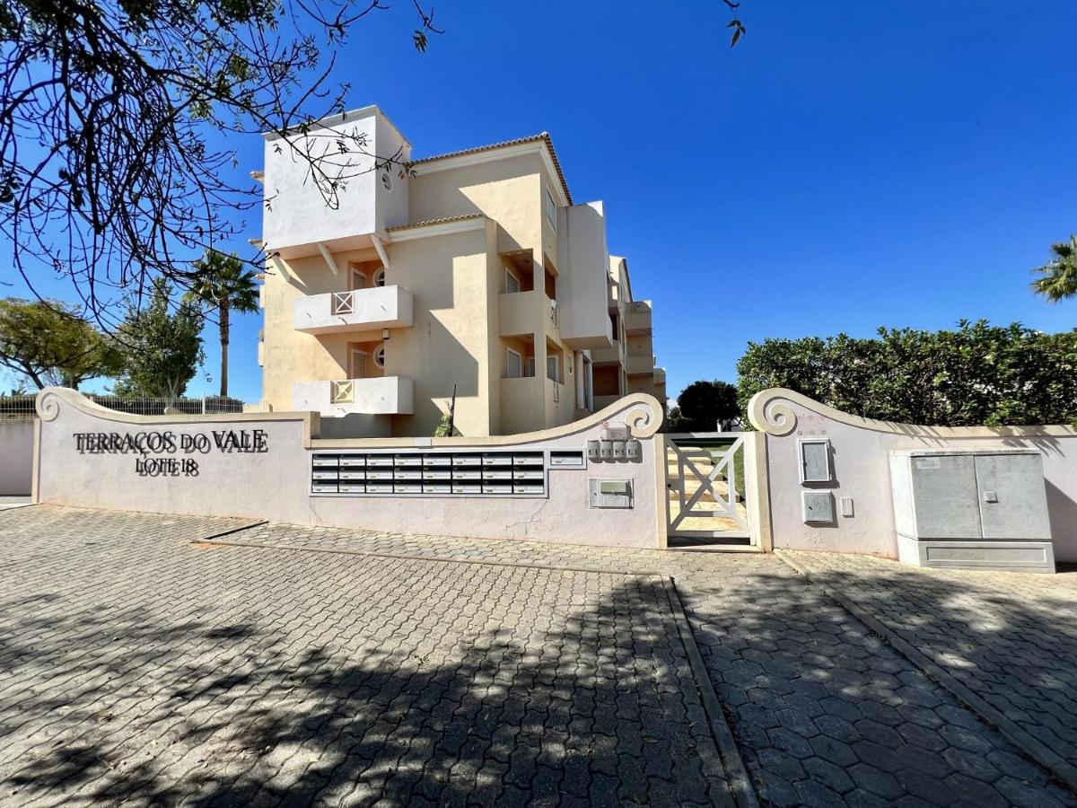 Albufeira Valley 1 With Pool By Homing Exterior photo